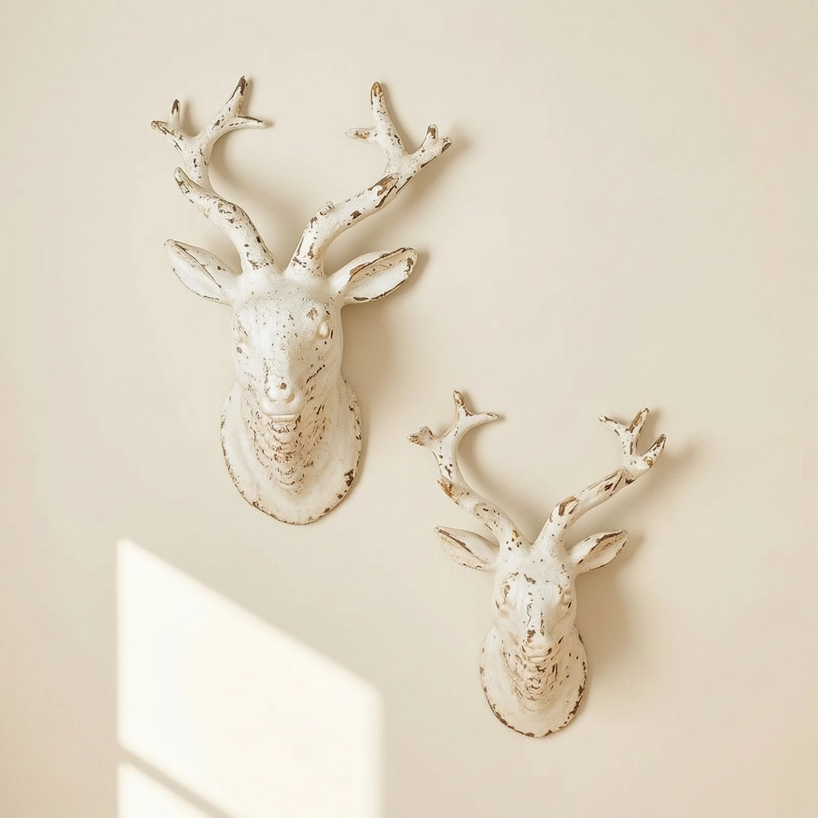 2 Pieces Deer Head Wall Decor 3D Deer Head Wall Hanging Shabby Chic Eye-Catching for Living Room, Entryway