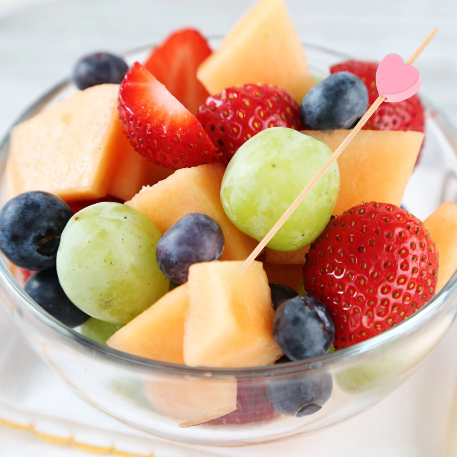 

100Pcs Bamboo Fruit Picks Heart Design Appetizer Toothpicks for Party Desserts Salad Sandwiches Fruit Picks Fruits Toothpicks