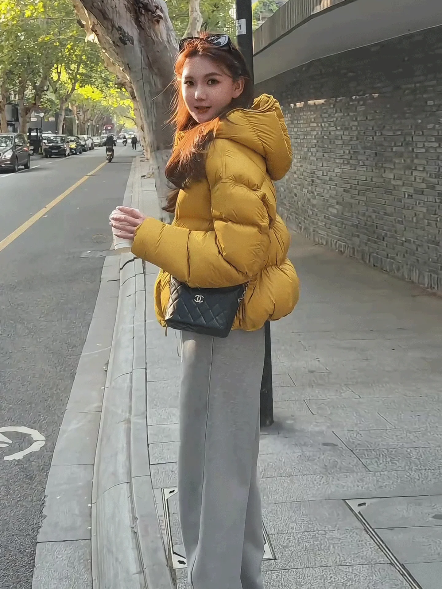 Puff Yellow Ort Damen Daunenjacke 2025, neue Winter-Tie-Oberbekleidung, lässige Passform, reguläre Passform, weiße Du-Daunenfüllung