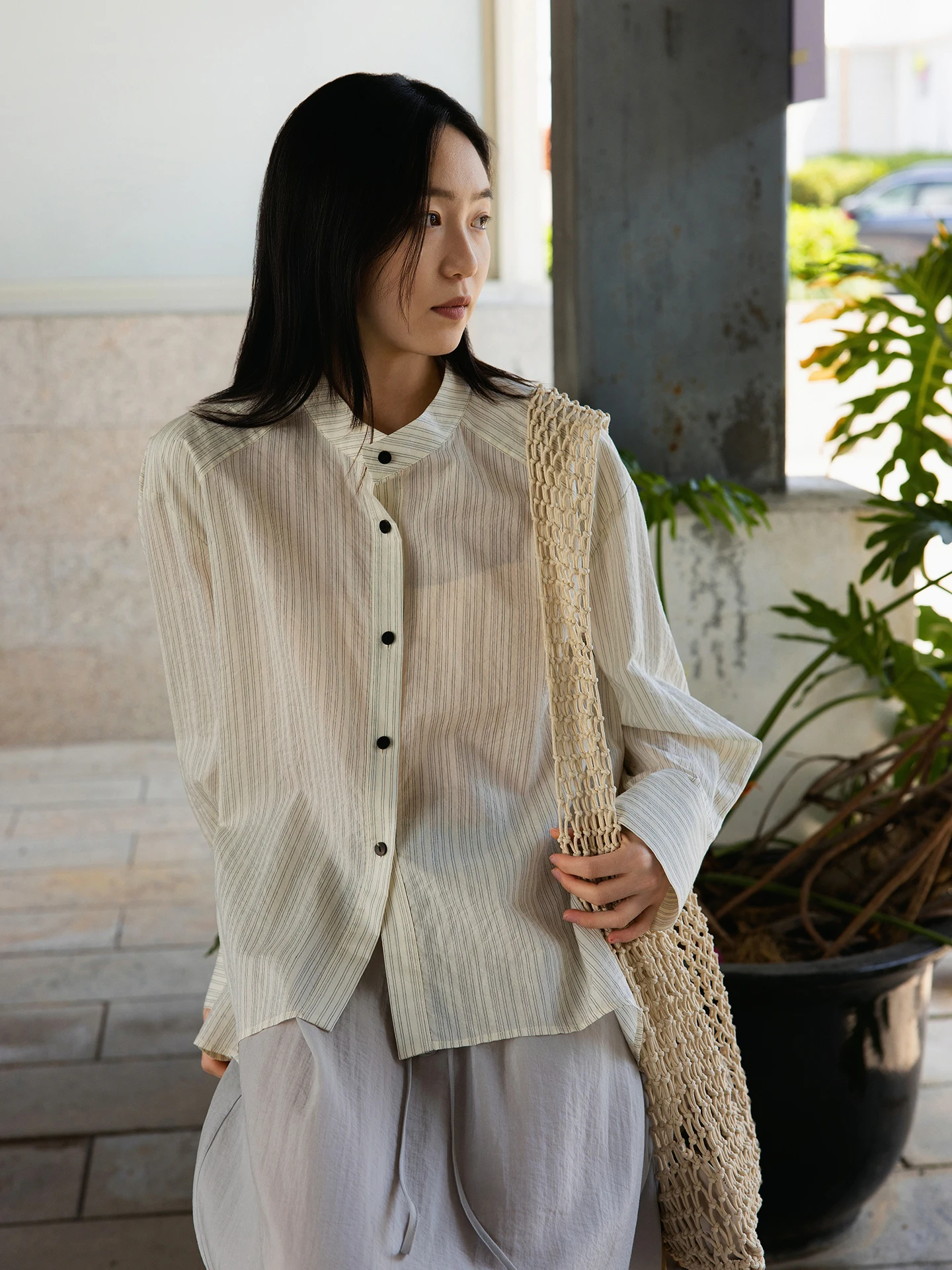 

Элегантная шелково-хлопковая полосатая рубашка прямого кроя с длинным рукавом, женская, в стиле кардигана, дышащая, приятная к телу, средней плотности.