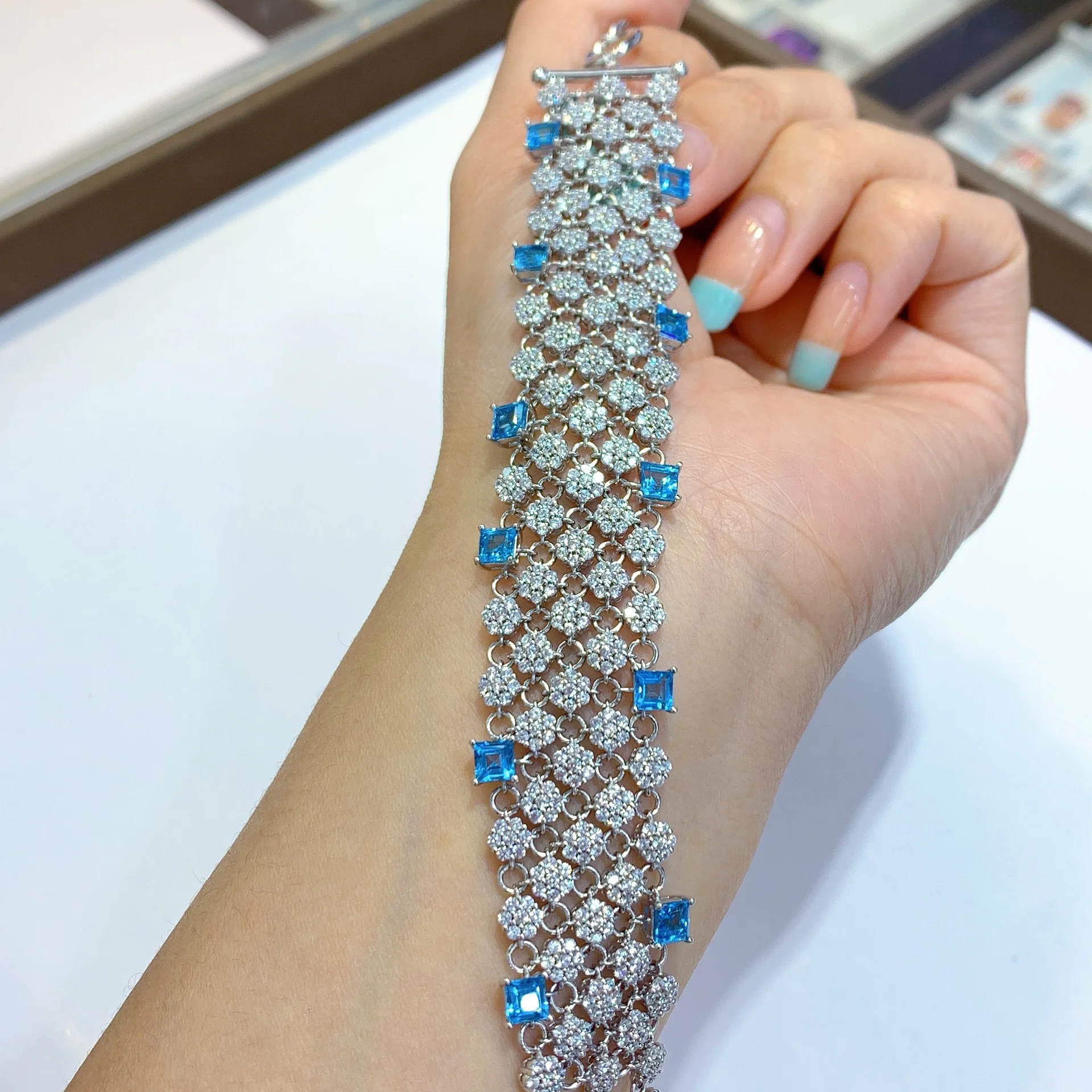 S925 Sterling Silver White Gold Plated Wide Swiss Blue Topaz Bracelet 4*4mm Square Gem Full Crystal 19cm Party Bracelet
