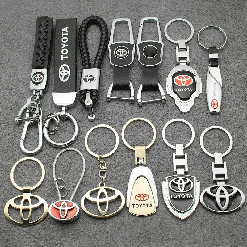 Porte-clés de style de voiture en métal et cuir, pour Toyota Corolla Crown Camry Avensis Auris RAV4 Yaris, Badge emblème, accessoire de voiture