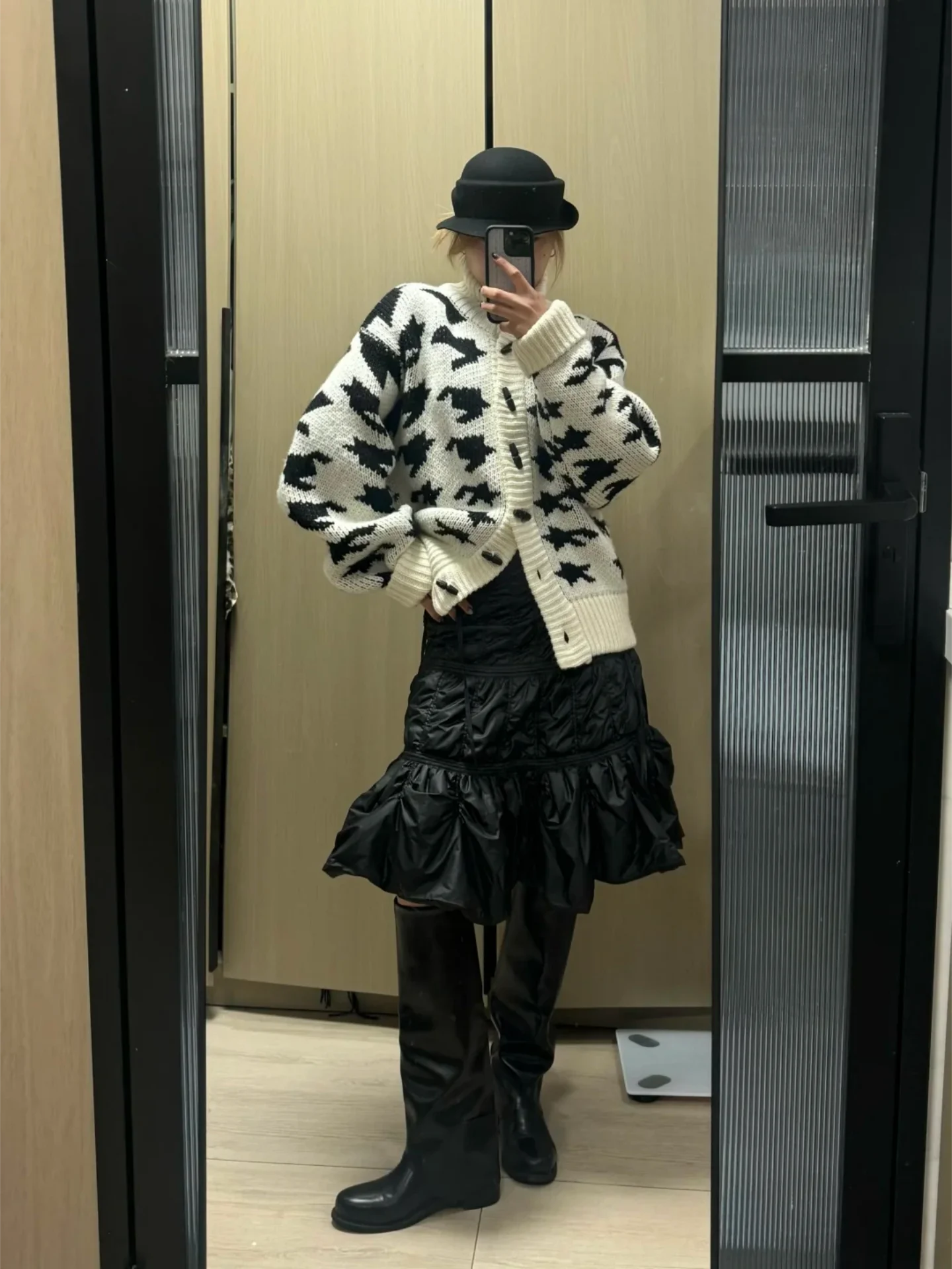 

Модная плиссированная юбка миди с поясом, высокая талия, А-силуэт, повседневная одежда, защита от УФ-излучения, корейский стиль, весенняя коллекция