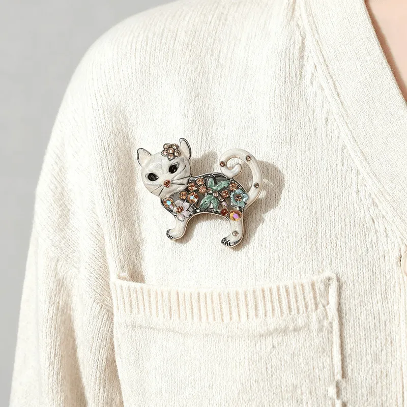 Baroque Luxury Beautiful Openwork Kitten Animal Design Brooch for Men and Women, Jewelry Accessories, Wedding Holiday Party Gift