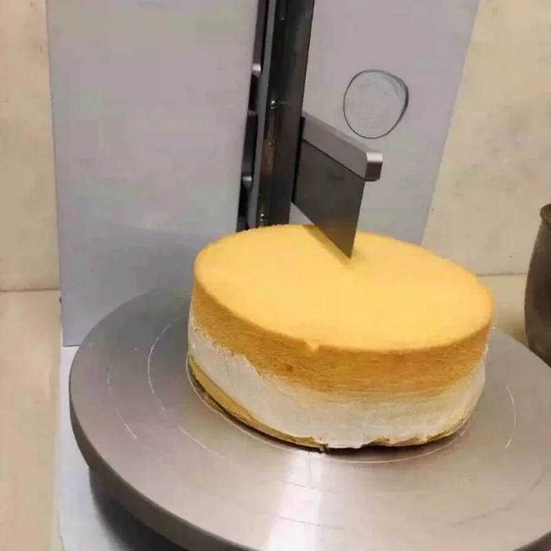 Automatic Birthday Cake Cream Coating Filling Machine Cake Cream Butter Spreading Icing Machine