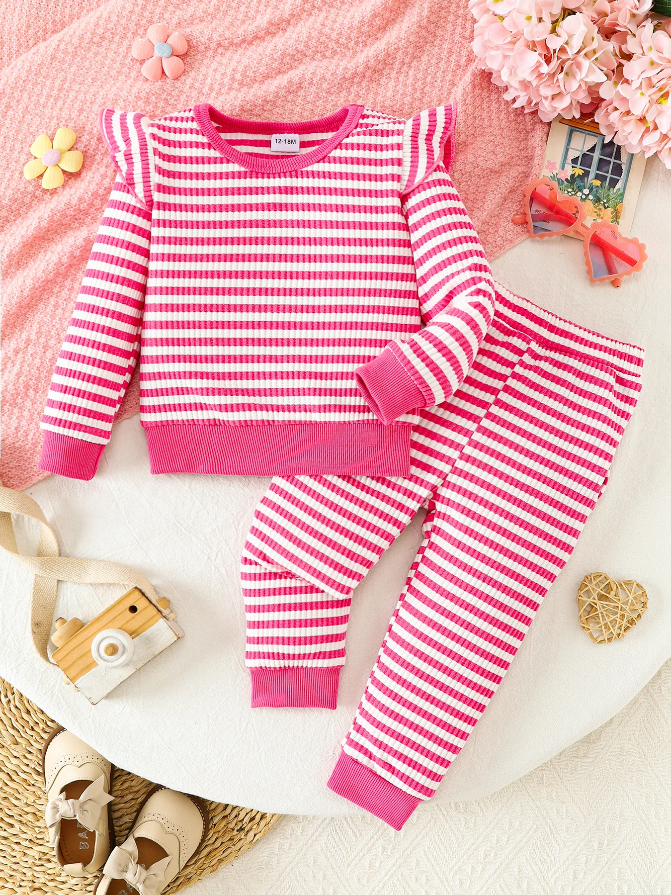 【Girls' Autumn & Winter Fleece-Lined Princess Dress】Light Purple Tulle Patchwork Fleece-Lined Dress. It features a three-dimensi