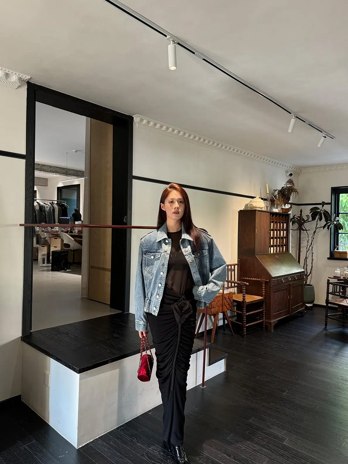 

Модная джинсовая куртка MAIMAI24 осенне-зимняя, винтажная, синяя, с наплечниками, однотонная, женская