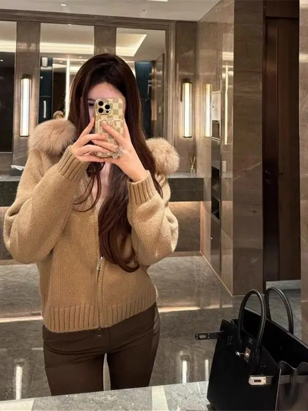 سترة محبوكة بياقة من فرو الثعلب الأبيض للنساء، كارديجان فضفاض راقي بسحاب للخريف والشتاء، سترة دافئة