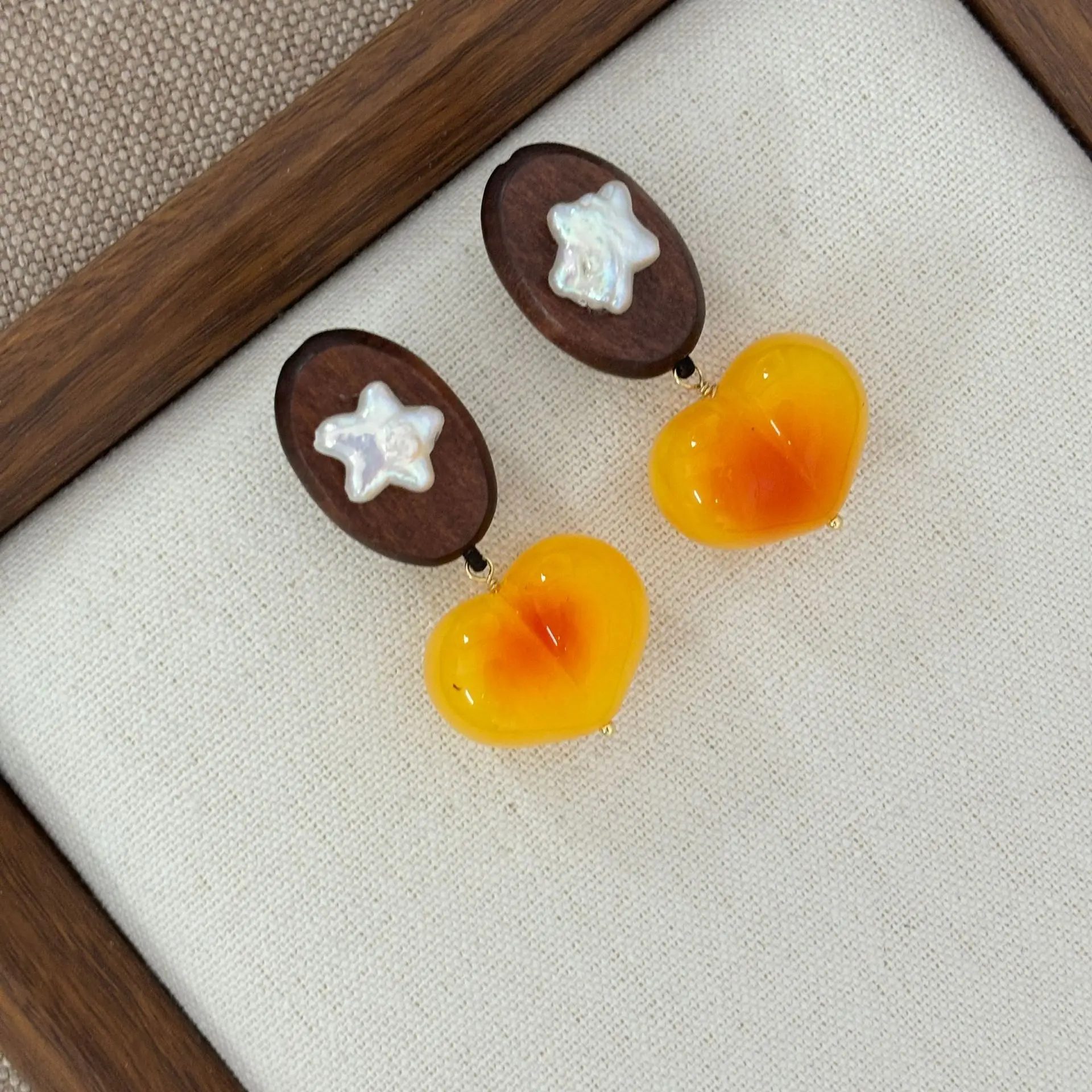 Retro dark brown solid wood five-pointed star baroque pearl earrings beeswax yellow love literary long earrings women