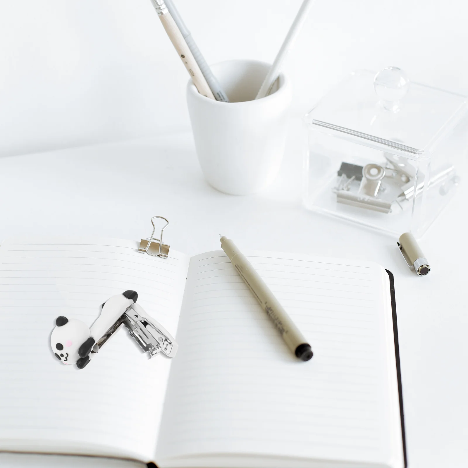 Mini Cute Panda Small Desktop Stapler Portable Fun Stapler for Teachers Classroom School Home Office Use Stapling Machine