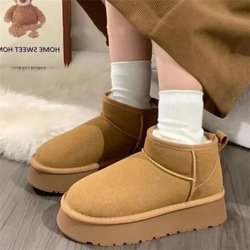 

2025 High Quality of Women's Fashion Snow Boots Fluffy Plush Faux Fur Soft Slippers Winter Indoor Comfortable Home Warm Shoes