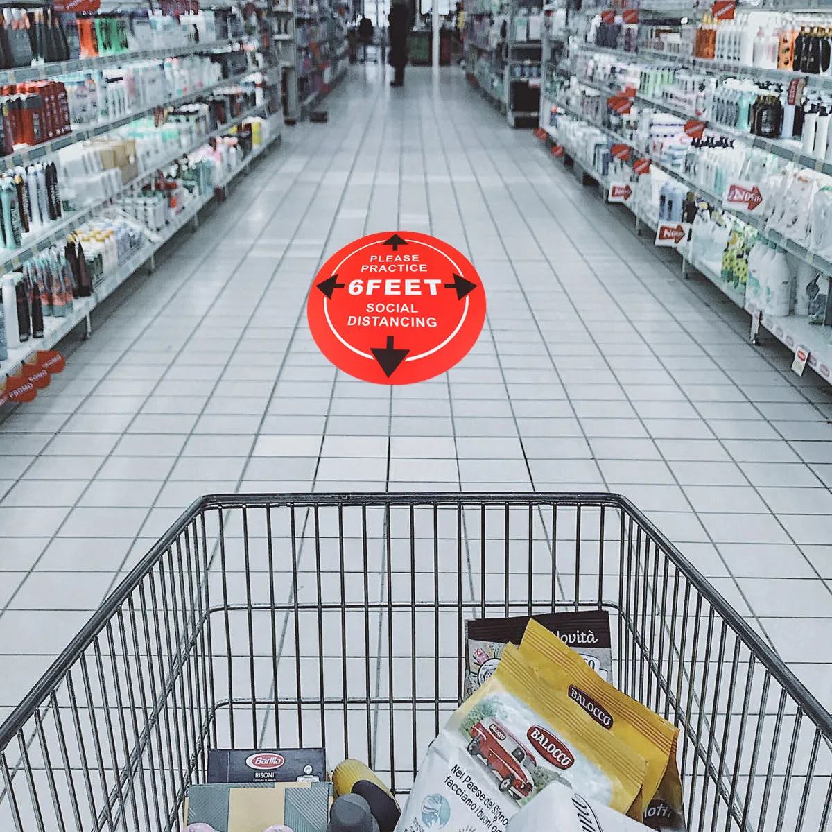 

4Pcs PVC Stickers Keeping Distance Anti-Slip Decals for School Office Public Places Waterproof Safety Reminder