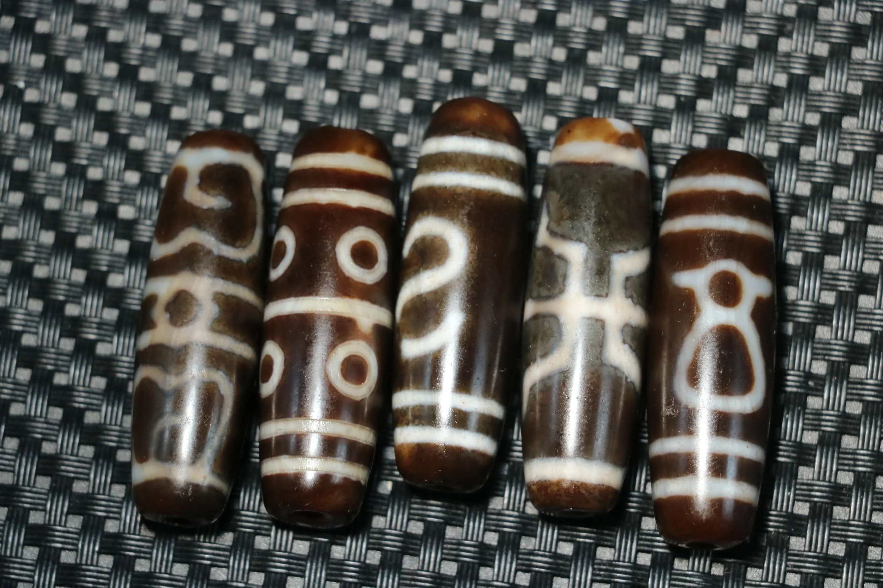 

WOJIACHANPINZUITEBIE, энергетический тибетский топ, старый агат, несколько символов, подвеска из бисера dZi, 2023, для ювелирных изделий, амулета, Таймстаун