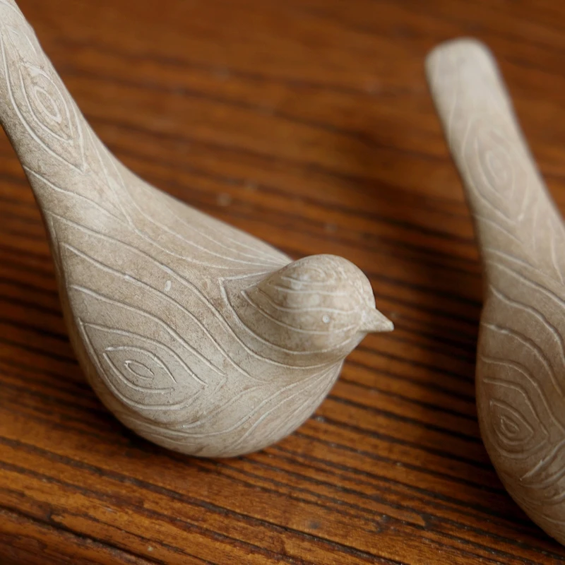 Resin Birds Statues With Wood Grain Surface Pair Of 2 Pieces 13.5 To 16.5cm Width For Home Office
