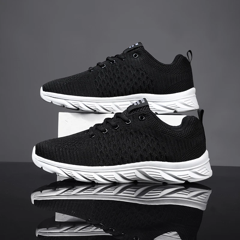 

A pair of children's four-season mesh sports shoes, breathable, wear-resistant, soft leisure shoes, size 38-46，PF-8899