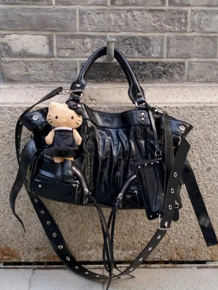 ريترو تصميم برشام حقيبة دراجة نارية 2025 جديد Sle فتاة باردة حقيبة كتف مفردة Faionable حقيبة كروسبودي للشباب الاستخدام غير الرسمي