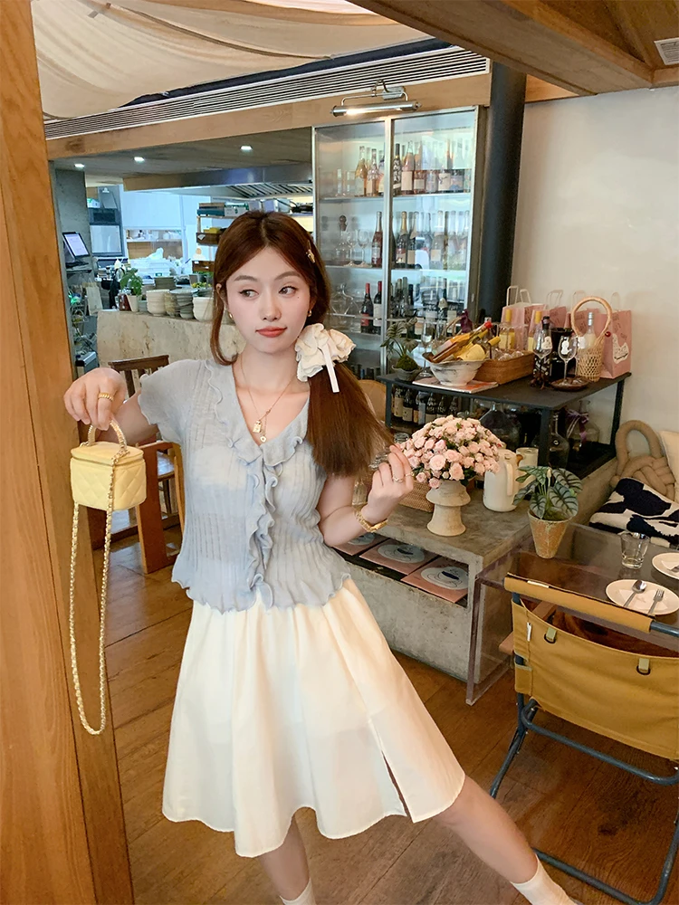 

Zeng Xiao Salt Blue Korean Sle V-Ne Knitted ort Sve Slim Fit T-irt Summer New Arrival ort Length Women's Top