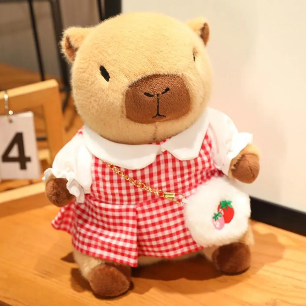 Kawaii فستان كابيبارا أفخم دمية محاكاة الكرتون كابيبارا ألعاب من نسيج مخملي رقيق لينة كابيبارا رقيق دمية هدية عيد ميلاد