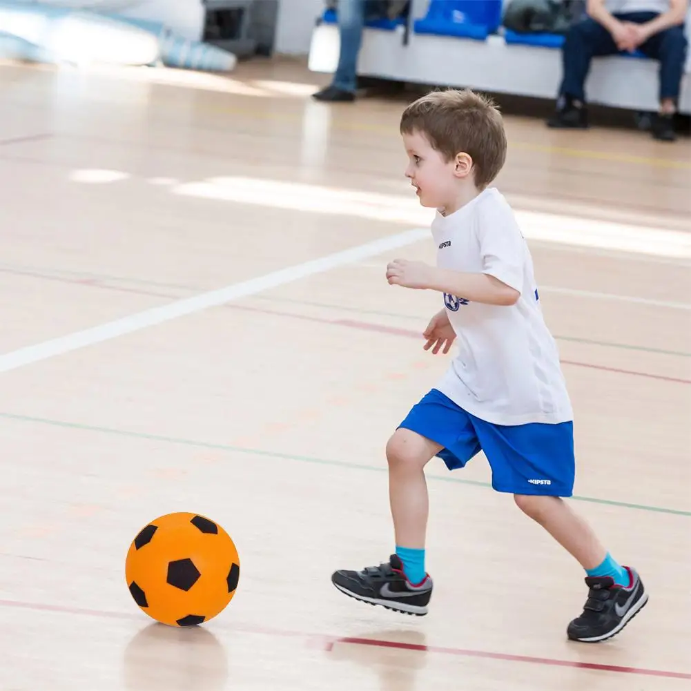 Zacht Schuim Voetbal Kids Stuiterende Mute Voetbal Decompressie Stille Indoor Speelgoed Bal Sport Stress Ballen Ventileren Geschenk Kinderen H6t4