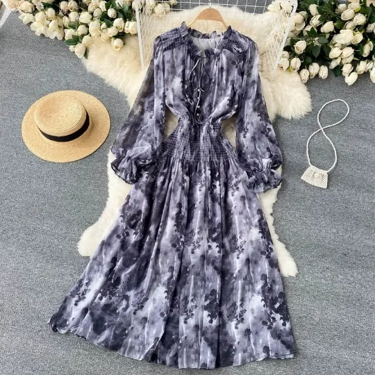 

2024 Muslim French Spring Elegant Printed Dress with Slender Bubble Sleeves and Super Fairy Big Swing Long Skirt Muslim Dress