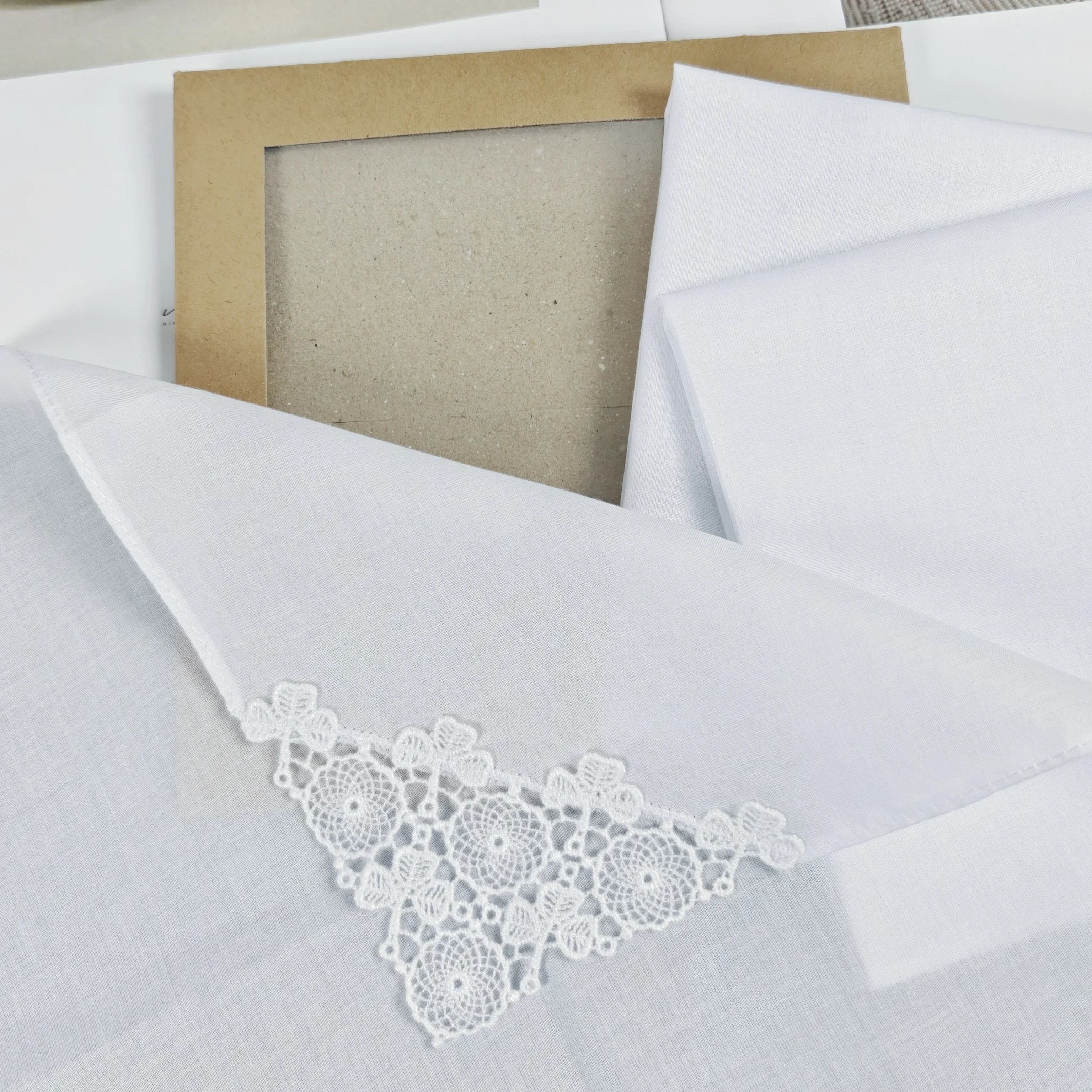 28 سنتيمتر/11IN ، 2 قطعة رقيقة نسيج القطن الخالص الدانتيل منديل الزفاف الديكور المنزل زخرفة حقيبة الديكور منديل الصلبة