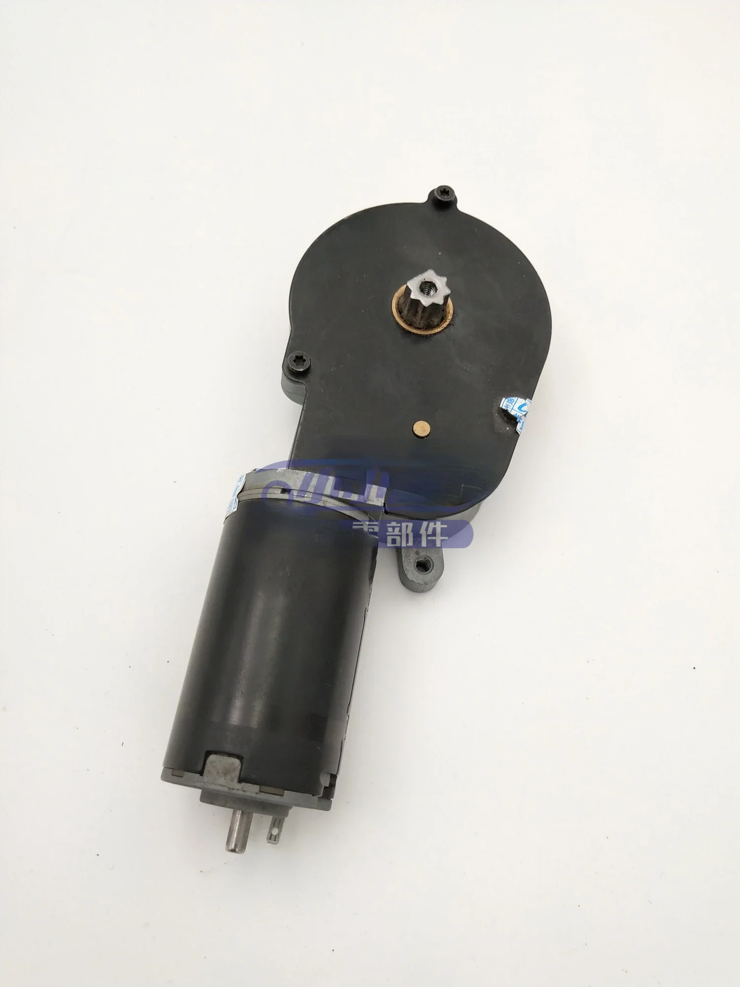 1Pc for Cadillac SLS Saiwei rear lifting sunshade motor Rear windshield sunshade motor Original