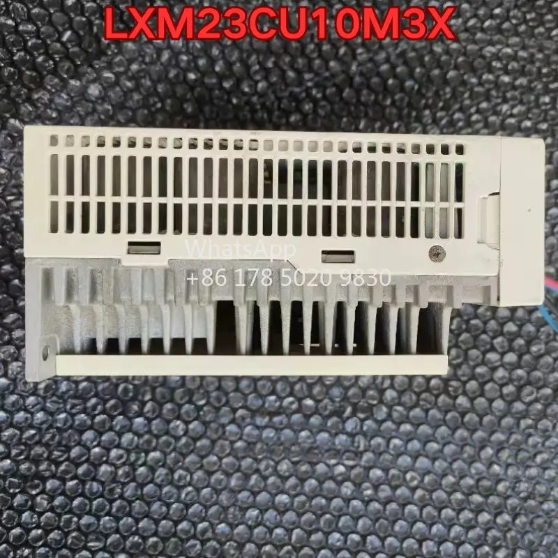محرك سيرفو LXM23CU10M3X مستعمل في حالة عمل جيدة