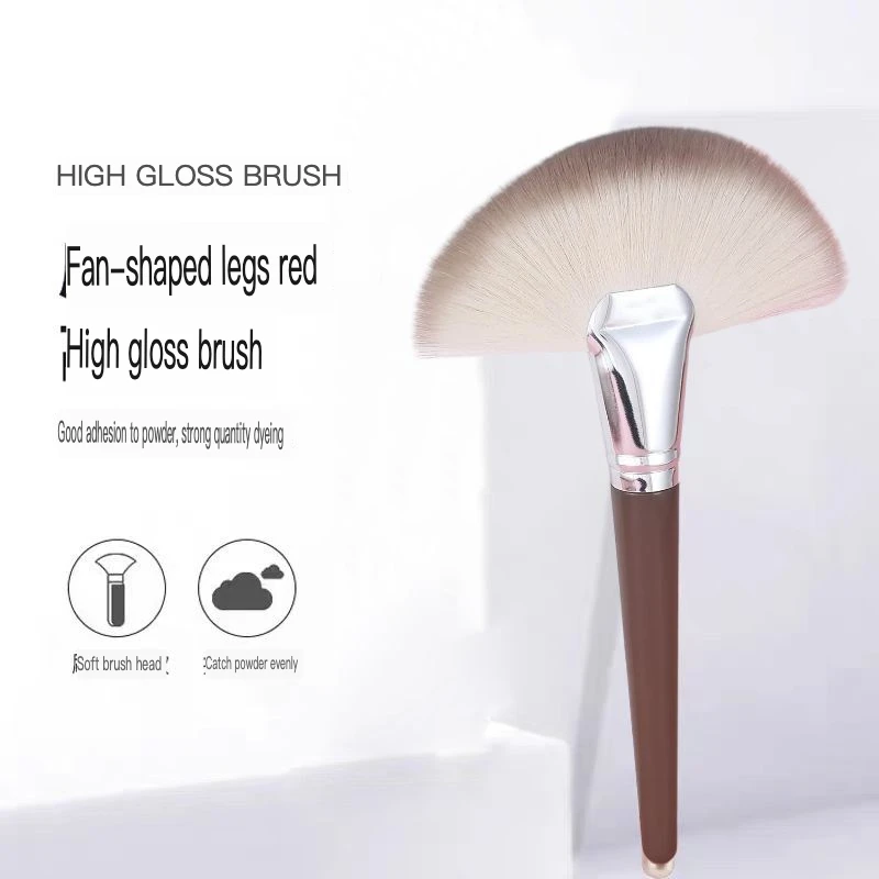 

Single Fan-shaped Makeup Brush, Large Powder Coating High-gloss Brush, Facial Contour Brush, Beauty Fan Brush, Soft And Fluffy
