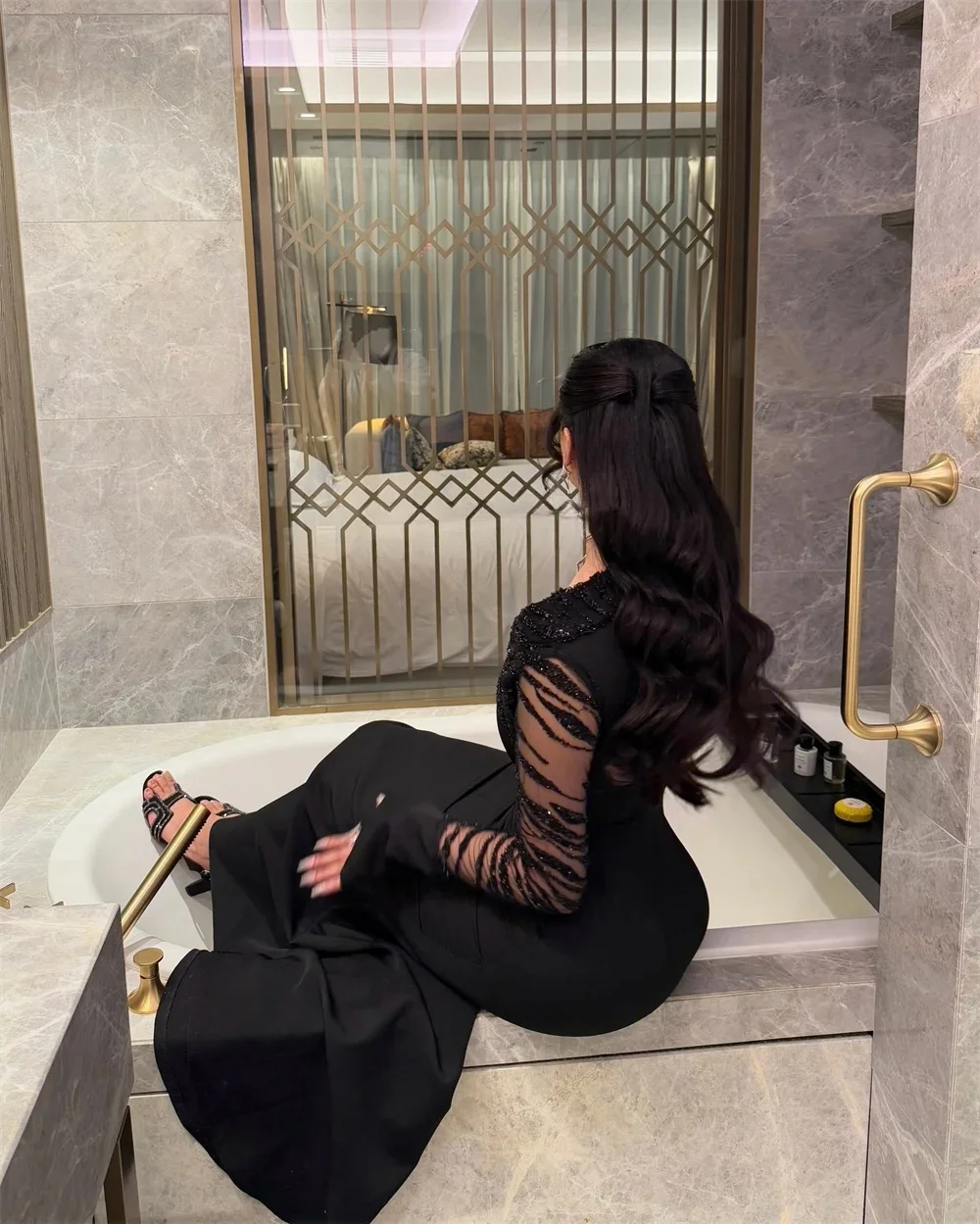 맞춤형 JDY 반짝이는 섹시한 플레인 니트 헤비 핸드메이드 비즈 장식 스팽글 주름 머메이드 오프숄더 롱 드레스 맞춤형 행사 드레스