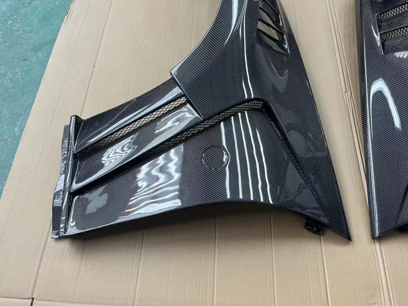 مصدات سيارة جانبية من ألياف الكربون بتصميم V2 المحافظ لنيسان 370z #5