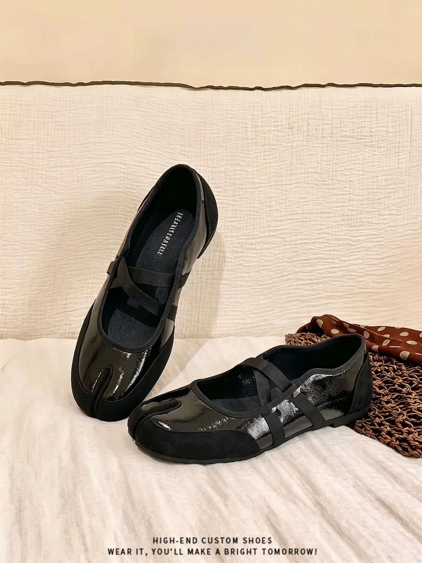 sweet-leather-flat-bottom-mary-jane-shoes-women's-gentle-style-slip-on-ballet-dance-pig-toe-split-soft-surface-fashionable-ca