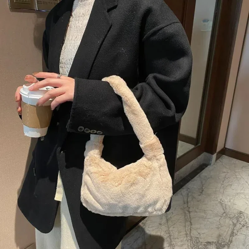 2024 Spring and Summer New Korean fashion stuffed Tote Bag Furry Bag Women\'s Shoulder Crossbody Underarm Bag