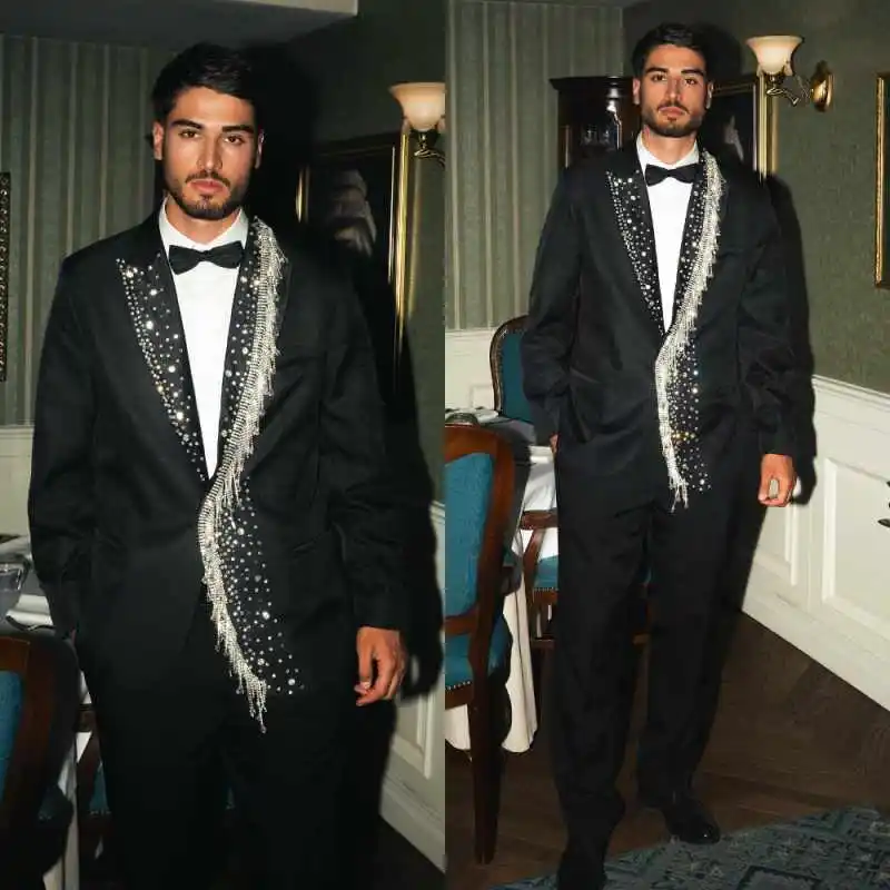 

Luxury Men Suits Peaked Lapel One Button Prom Male Blazers Crystals Tassel 2 Pieces Customized Costume Homme
