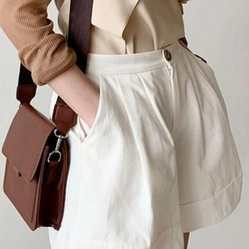 กางเกงขาสั้นผู้หญิงมีกระเป๋า จีบ แต่งแฟชั่น สไตล์ลำลอง อัลจัง ชิค หลวม เท่ห์ สำหรับสาวๆ ผู้หญิง นักเรียน ดีไซน์หรูหรา ทันสมัย สตรีทแวร์ รุ่นใหม่ล่าสุด