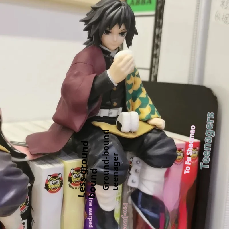 En Stock, figuras de mercancías de animales Sega, Demon Slayer: Kimetsu No Yaiba Tomioka Giyuu Uzui Tengen, regalo de adorno de escritorio