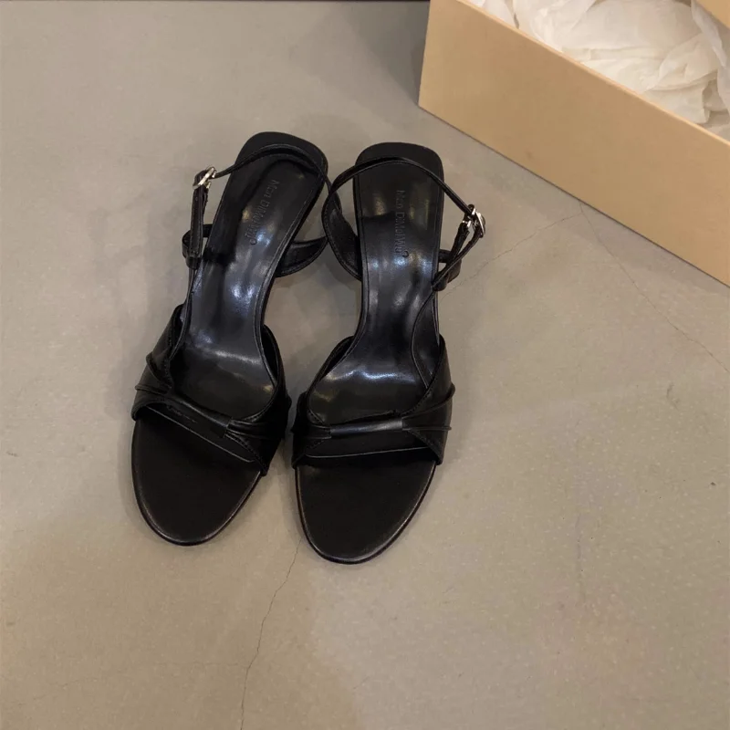 Sandálias Peep Toe com saltos altos finos para mulheres, sapatos de cinta preta elegante, moda verão