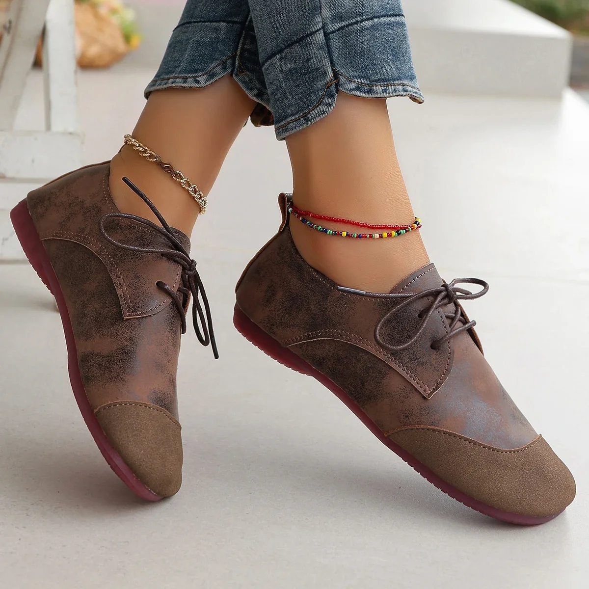 Modische neue Damen-Schuhe mit weicher Sohle, runder Spitze, Wildleder, Schnürschuhe, bequeme Loafer, Low-Top-Retro-Freizeitsneaker, Übergröße 43 – Detail 8
