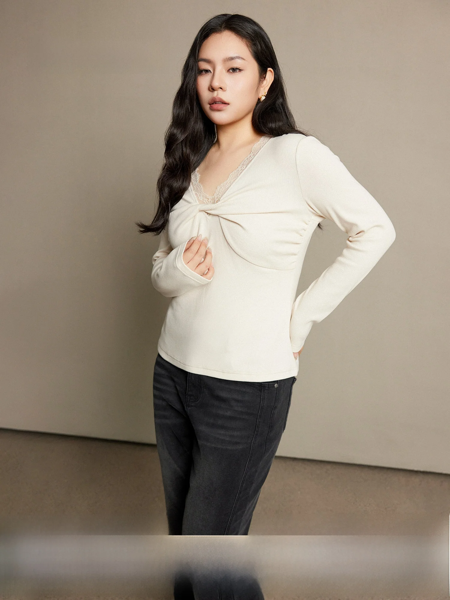 

Plusmall Cloud Silk Lace Knitted Base irt Women's Gentle Sle V-Ne Knot Splice Spring New Top Long Sve Regular Thin