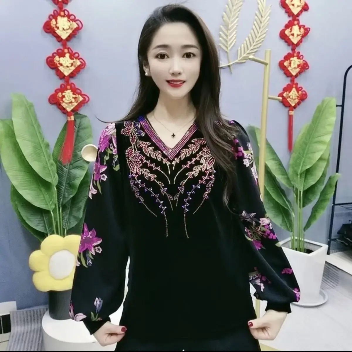 

V-Neck Sequin Base Shirt Fashionable Velvet Elegant Patchwork Slimming