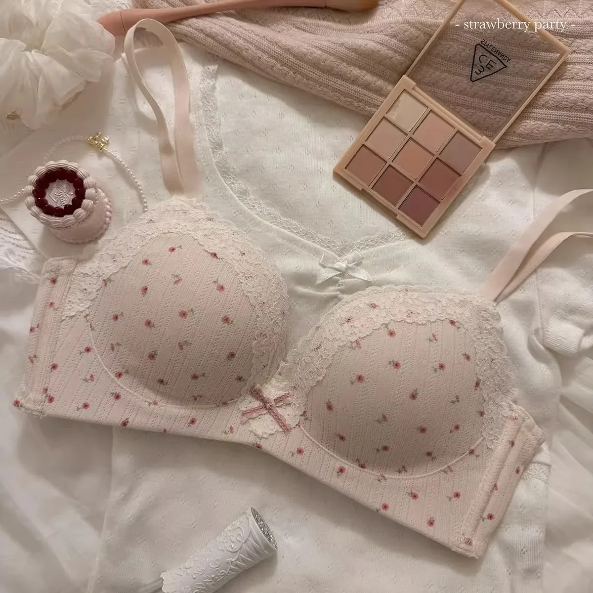 Comfortable Lace-trimmed, Sweet and Fresh Floral Underwear, Women Gather Together, Seamless Bra Without Steel Rims