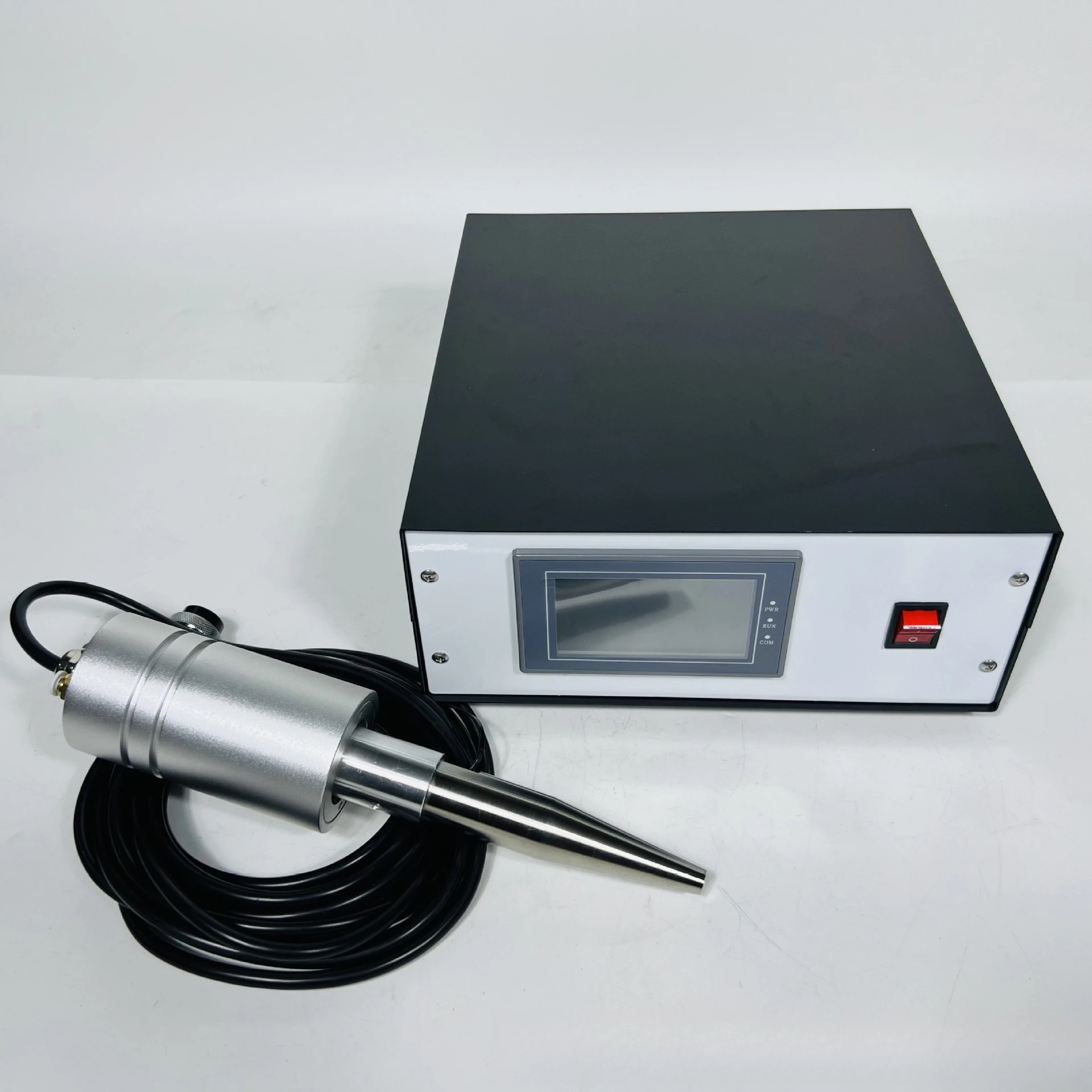 Pipeline ultrasonic descaling machine External chemical oil cooling tower Boiler heat exchanger Water tank anti-scaling