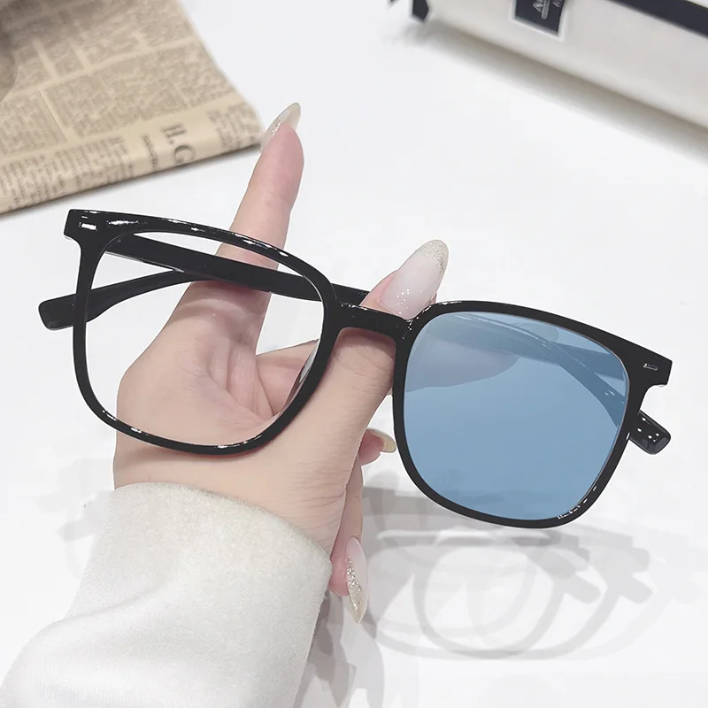 Photochromic Square Sunglasses Rectangle Fashion Women Men Shades Sun Glasses for Female Male Traveling Eyewear Plain Glasses