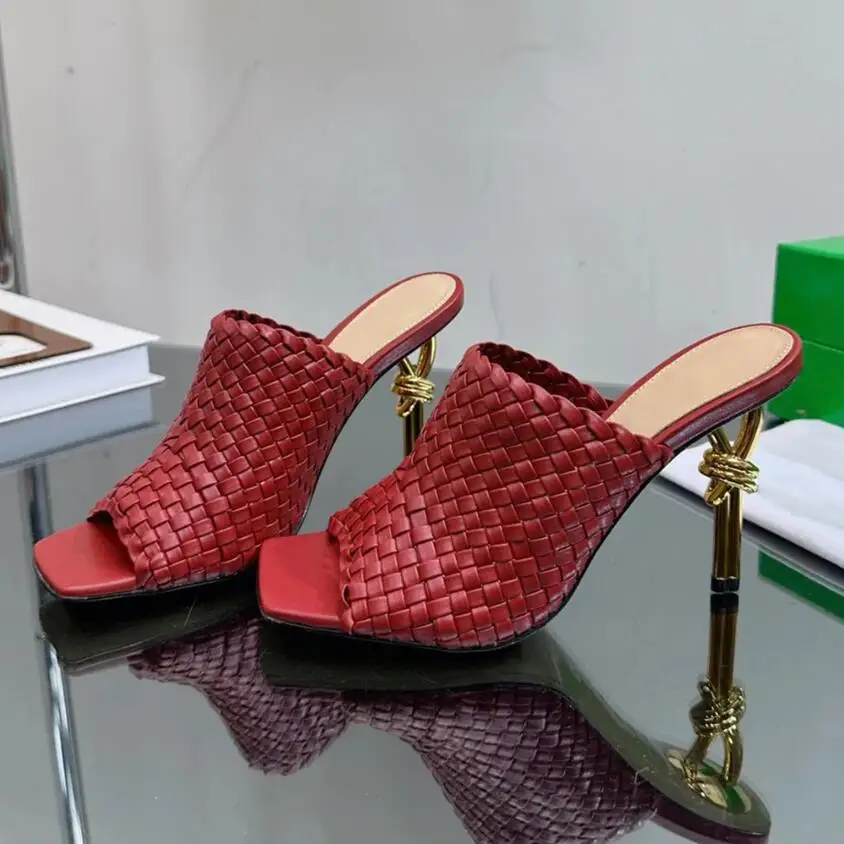 Shoes High Quality Women's Slippers Solid color Fashionable Spring and Autumn Casual leather Women's Sandals large size 4346
