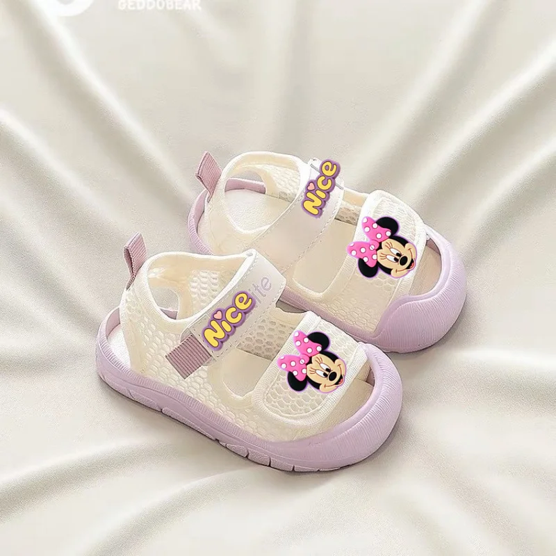 

Пляжная обувь с Микки Маусом, детская обувь на мягкой подошве для малышей, дышащие сетчатые сандалии для мальчиков Disney, новые летние первые ходунки для маленьких девочек