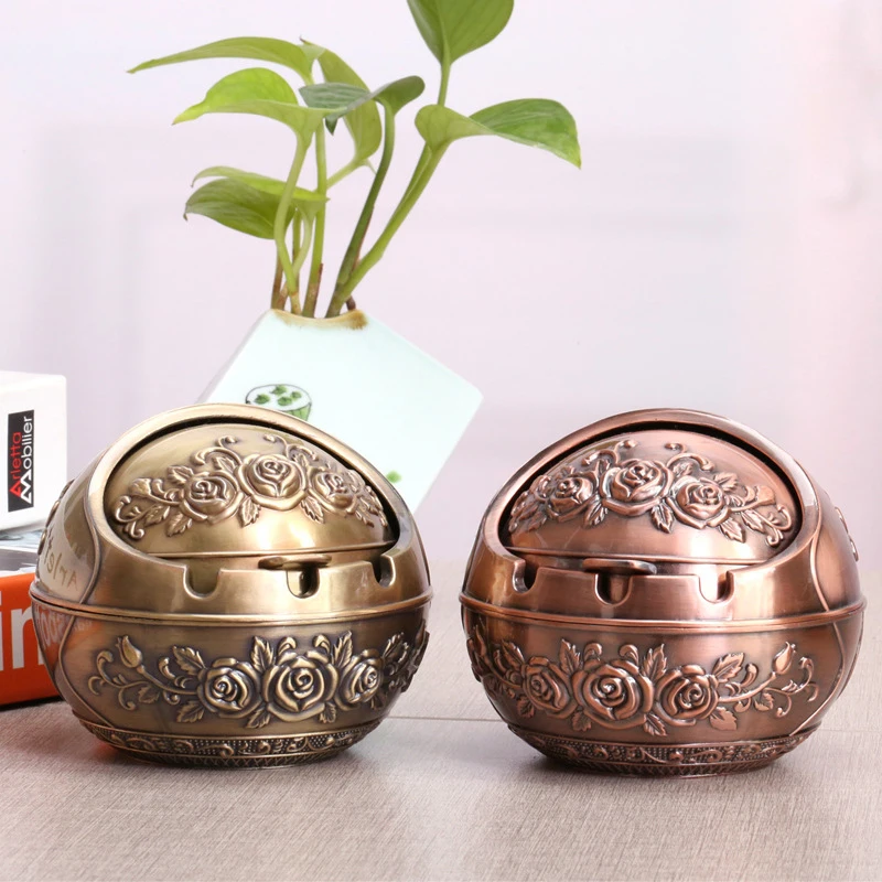 1 Piece Retro Metal Ashtray Smoking Windproof Vintage Lid Ornament Cigarette Decorative Gadgets Cigarettes Accessories 8*7cm