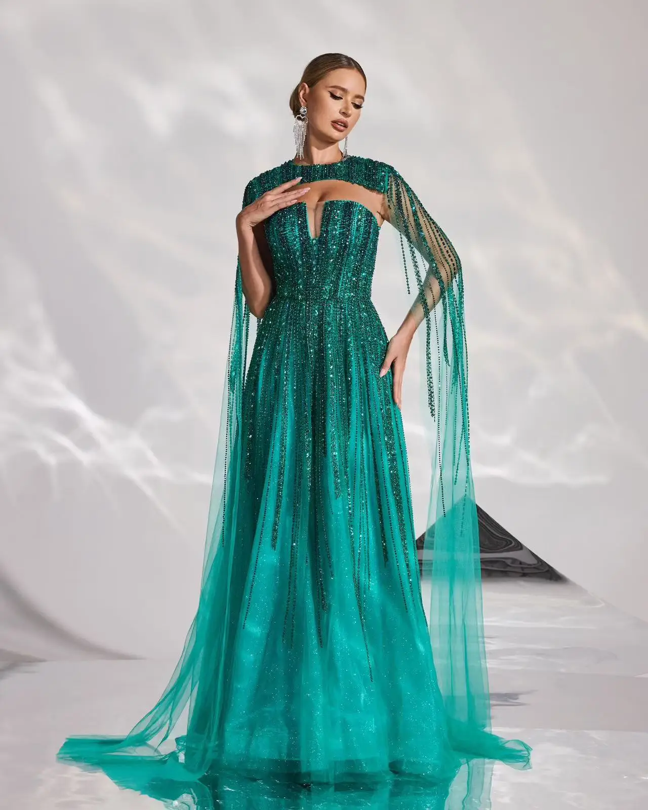 شاليمار تشانغ فساتين سهرة خضراء بأكمام طويلة فاخرة حسب الطلب