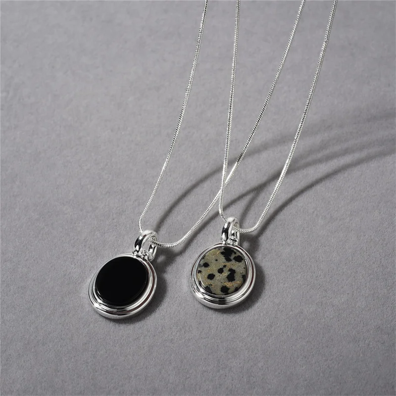 

Niche Vintage Black Agate Spotted Stone Pendant Necklace for women's Fashion Commuting Light Luxury OL Trendy Collarbone Chain