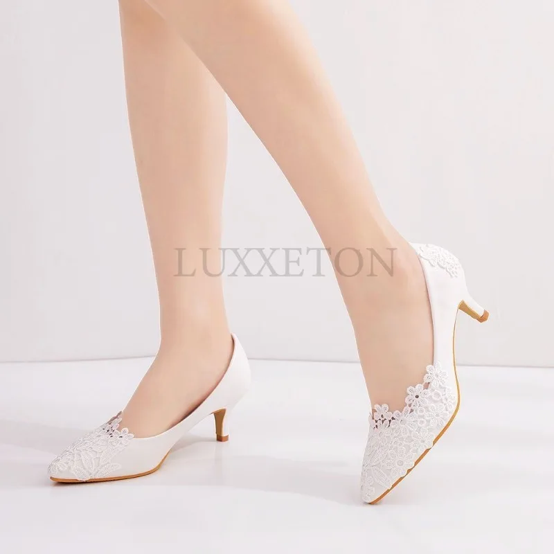 Elegant and Minimalist Lace Flower Upper Wedding Shoes White 5cm Pointed High Heels Bride Taking Wedding Photos Adult Shoes