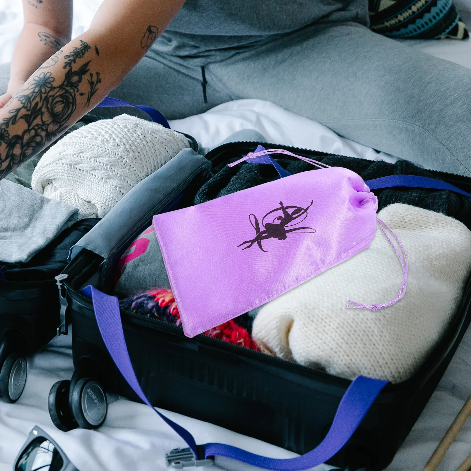 

1Pair Drawstring Dance Shoe Pouch for Girls Satin Ballet Shoe Bag Large Capacity Organizer Lightweight Portable for Training