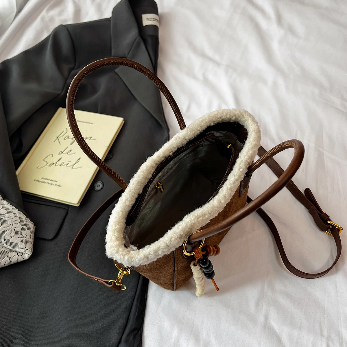 حقائب كتف صغيرة على الموضة من Leftside للنساء تصميم حقيبة كروس من جلد الغزال الصناعي 2025 حقائب يد ومحافظ فاخرة بتصميم الفهد